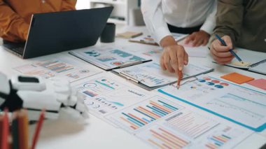 İş uzmanları, karar verme mekanizmasını düzene sokmak ve kurumsal performansı optimize etmek için yapay zeka odaklı çözümler kullanıyor. Noogenesis Yapay Zeka