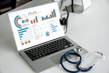 İş veri paneli, pazarlama stratejisi planlaması için iş zekası analizi sunar. Müşteri taleplerini analiz etmek ve iş dünyasının geleceğini önceden görmek için büyük veriler sunulur.