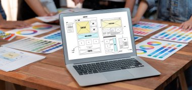 Web sitesi tasarım yazılımı çevrimiçi perakende ticaret ve e-ticaret için canlı şablon sağlıyor