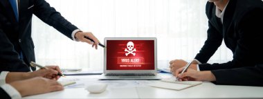 Bilgisayar ekranındaki virüs uyarısı canlı siber tehdit, hacker, bilgisayar virüsü ve kötü amaçlı yazılım tespit etti