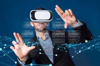 İş adamı görevleri ve yapılacak şeyleri kategorilere ayırır, gözden geçirme projesi yönetimini düzene sokar. Proje verimliliği ve başarısı için yönetilecek olan görev optimize ediliyor. FaaS