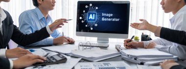 İş zekası ve veri analizi kavramı. Analizci ekibi laptop ekranında finansal veri analizi üzerinde çalışıyor. Etkili iş stratejik planlama için pazarlama göstergesi olarak. İçgörü