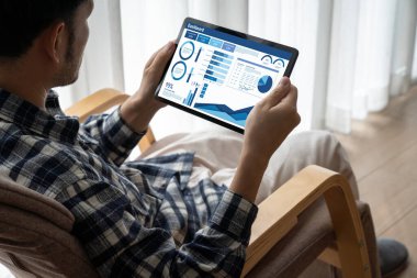 İş veri paneli, pazarlama stratejisi planlaması için iş zekası analizi sunar. Müşteri taleplerini analiz etmek ve iş dünyasının geleceğini önceden görmek için büyük veriler sunulur.