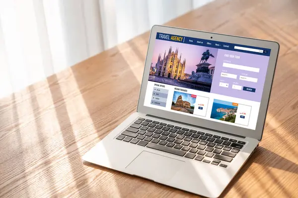 Model arama ve seyahat planlama için internet sitesi uçuş, otel ve tur rezervasyonları için anlaşma ve paket sunuyor