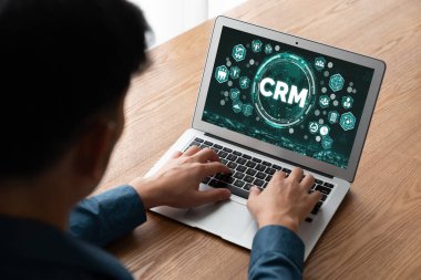 CRM işletme ve işletme için modern bilgisayarda müşteri ilişkileri yönetim sistemi