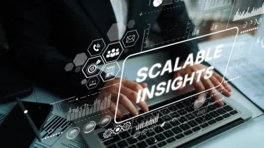 Veri odaklı kararlar için modern teknoloji ve veri görselleştirme stratejileri yoluyla ölçeklenebilir kavrayışları analiz eden iş adamları. Asemptotik akıllı veri analitiği.