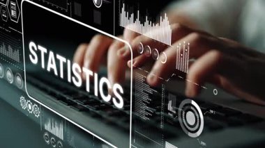 Klavyede İş ve Teknoloji Konsepti için Dijital İstatistik Grafikleri Kaplamalı Eller Yazıyor. Asemptotik akıllı veri analitiği.