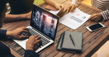 Kaliteli standartları karşılamak için mod çevrimiçi şirket işleri için uyum sistemi