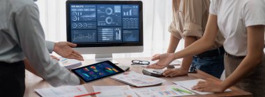 İş veri paneli, pazarlama stratejisi planlaması için iş zekası analizi sunar. Müşteri taleplerini analiz etmek ve iş dünyasının geleceğini önceden görmek için büyük veriler sunulur.