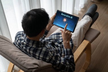 Yapay zeka teknolojisini çalıştırmak için komut mühendisi ve kullanıcı kolaylığı için üretici yapay zeka yardımcı araçları insanların yapay zeka işlevlerini teşvik ederek yapay zekayı çalıştırmalarına yardımcı olur