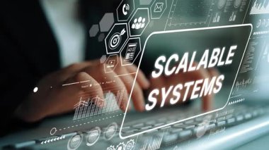 Teknoloji çözümlerinde verimli veri yönetimi için dijital arayüzle etkileşim halinde olan işletme profesyonelleri ölçeklenebilir sistemler sergiliyor. Asemptotik akıllı veri analitiği.