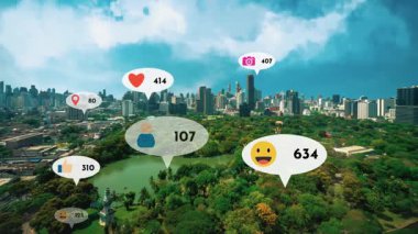 Sosyal medya simgeleri, sosyal ağ uygulama platformu üzerinden insanların karşılıklı bağlantılarını gösteriyor. Çevrimiçi toplum ve sosyal medya pazarlama stratejisi kavramı .