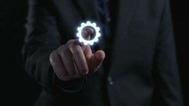 Işıldayan ödül sembolünde, tanıtım materyalleri için ideal iş veya pazarlamada mükemmelliği ve tanınmayı temsil eden beş parlayan yıldızlı bir işaret yer alıyor. Dörtgen