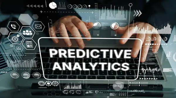 Dijital Simgelerle çevrili, Öngörü Analizi ve Veri Görselleştirme Kavramları Sunan Eller Dizüstü Bilgisayarda Yazıyor. Asemptotik akıllı veri analitiği.