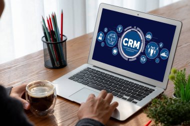 CRM işletme ve işletme için modern bilgisayarda müşteri ilişkileri yönetim sistemi