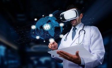 Bir sağlık uzmanı, tıbbi uygulamaları geliştirmek, yenilikçi çözümler sunmak ve hasta deneyimlerinin geliştirilmesi için dijital dönüşüm sergilemek amacıyla sanal gerçekliği kucaklıyor. PHMT