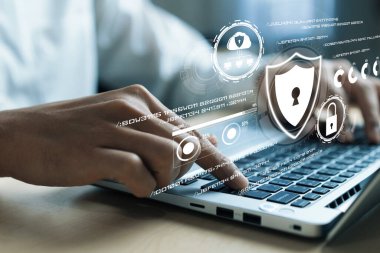 İş adamı, stratejik kararlar için değerli verileri çıkartarak arama motoru araştırması yapıyor. Kapsamlı araştırma ve SEO veri analizi için arama motorları kullanılıyor. FaaS