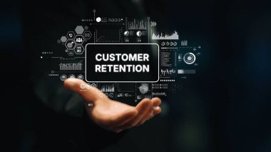 Modern Pazarlama Ortamı Müşteri Tutma Stratejileri ve Analizleri 'ni sunan Dijital Arayüzle İşadamı Eli. Asemptotik akıllı veri analitiği.