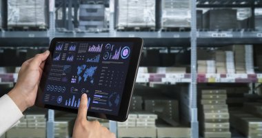 İş veri paneli, pazarlama stratejisi planlaması için iş zekası analizi sunar. Müşteri taleplerini analiz etmek ve iş dünyasının geleceğini önceden görmek için büyük veriler sunulur.