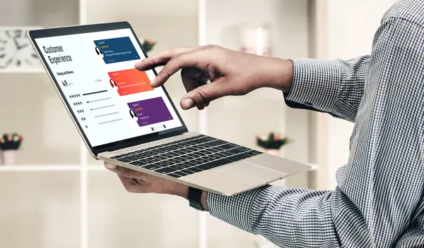 Şirket işleri için mod bilgisayar yazılımının müşteri deneyimi ve gözden geçirme analizi