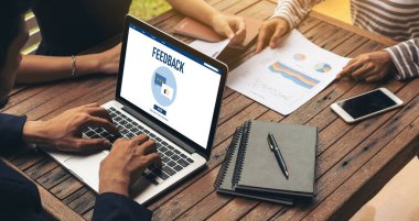 Müşteri geribildirim ve şirket işleri için mod bilgisayar yazılımı analizi