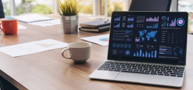 İş veri paneli, pazarlama stratejisi planlaması için iş zekası analizi sunar. Müşteri taleplerini analiz etmek ve iş dünyasının geleceğini önceden görmek için büyük veriler sunulur.