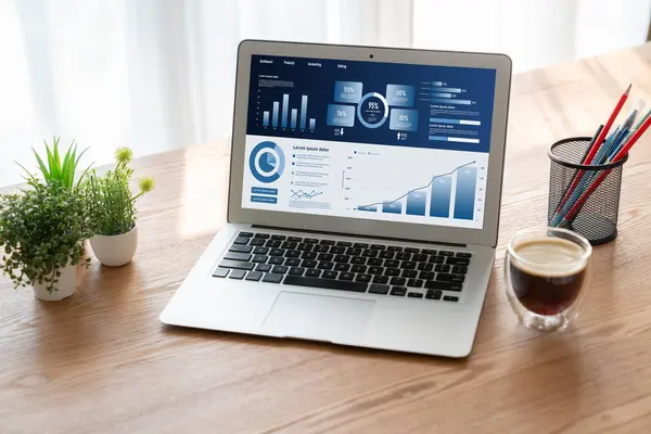 İş veri paneli, pazarlama stratejisi planlaması için iş zekası analizi sunar. Müşteri taleplerini analiz etmek ve iş dünyasının geleceğini önceden görmek için büyük veriler sunulur.