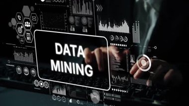 Klavyede Veri Madenciliği Grafikleri ve Analitik Görseller Klavyede Karanlık Çevrede Ekranda Gösterildi. Asemptotik akıllı veri analitiği.