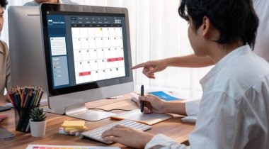 Kişisel organizatör ve çevrimiçi iş dünyası için hızlı zamanlama planlaması için bilgisayar yazılım uygulaması takvimiName