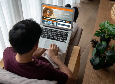 Model arama ve seyahat planlama için internet sitesi uçuş, otel ve tur rezervasyonları için anlaşma ve paket sunuyor