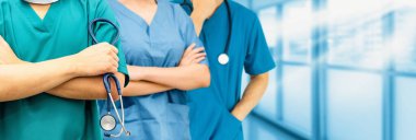 Sağlık hizmetleri insanları grubu. Hastane ofisinde ya da klinikte çalışan profesyonel doktor diğer doktorlar, hemşire ve cerrahlarla birlikte. Tıbbi teknoloji araştırma enstitüsü ve doktor servis konsepti. Prof..
