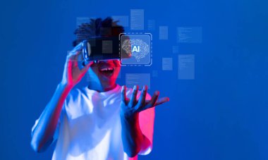 Sanal gerçeklik deneyimine dalmış genç bir birey, yapay zeka ve yenilikçi dijital arayüzlerin kesişimlerini canlı mavi bir ortamda sergiliyor. XDMCP