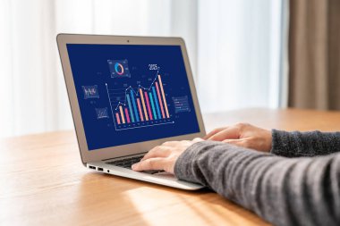 İş veri paneli, pazarlama stratejisi planlaması için iş zekası analizi sunar. Müşteri taleplerini analiz etmek ve iş dünyasının geleceğini önceden görmek için büyük veriler sunulur.