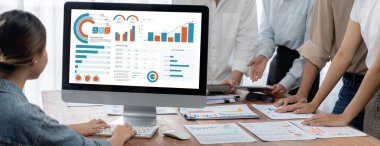 İş veri paneli, pazarlama stratejisi planlaması için iş zekası analizi sunar. Müşteri taleplerini analiz etmek ve iş dünyasının geleceğini önceden görmek için büyük veriler sunulur.