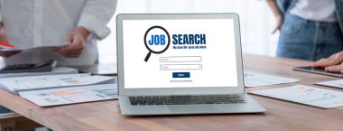 Çalışanların işe alım İnternet ağındaki iş fırsatlarını arayabilmeleri için internet sitesinde arama çalışmaları