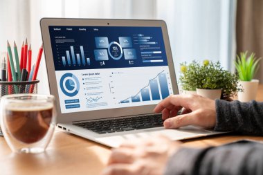 İş veri paneli, pazarlama stratejisi planlaması için iş zekası analizi sunar. Müşteri taleplerini analiz etmek ve iş dünyasının geleceğini önceden görmek için büyük veriler sunulur.