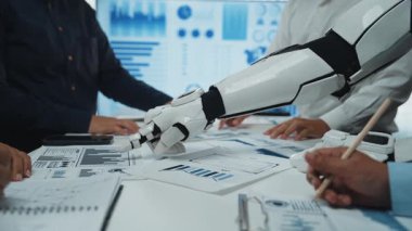 İş adamları, karar verme mekanizmasını geliştirmek, performansı analiz etmek ve şirket planlamasını iyileştirmek için yapay zekanın gücünü kullanıyor. Noogenesis Yapay Zeka