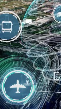 Yeni şehir yolunda gelecek araba trafiği için akıllı ulaşım teknolojisi kavramı. Sanal akıllı sistem, şehir sokaklarındaki araç verilerini birbirine bağlamak için dijital bilgi analizi yapıyor .