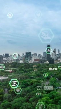 Çevre kirliliğini azaltmak ve ESG hedeflerine ulaşmak için temiz enerji, geri dönüşüm ve sıfır atık yönetimi yoluyla sürdürülebilir değişim kavramına doğru kayan yeşil şehir teknolojisi .