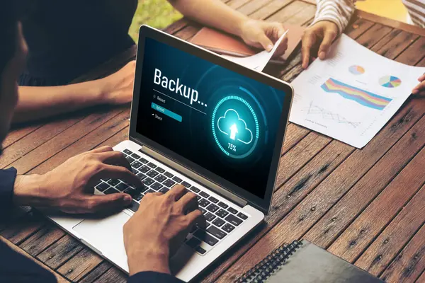 Yedek Depolama Verisi İnternet Teknolojisi İş Konsepti. Veritabanı depolama teknolojisi dosya aktarım paylaşımı, siber, büyük veri bilgileri, internet bankacılığı uygulaması indirme işlemi kolayca yapılır