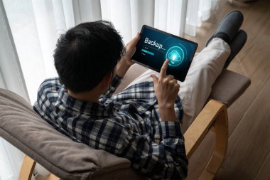Yedek Depolama Verisi İnternet Teknolojisi İş Konsepti. Veritabanı depolama teknolojisi dosya aktarım paylaşımı, siber, büyük veri bilgileri, internet bankacılığı uygulaması indirme işlemi kolayca yapılır