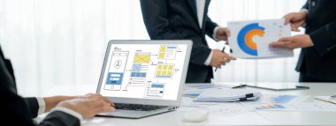 Hareketli mobil uygulama ve web sitesi için UX UI tasarım süreci. Profesyonel uygulama geliştiricisi için kablo grafiğinin yaratıcı prototipi .