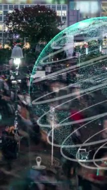 Akıllı şehirde küresel bağlantı ve internet ağı modernizasyonu. Gelecekteki 5G kablosuz dijital bağlantı ve sosyal medya ağı kavramı .