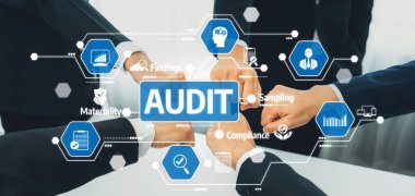 Denetim süreçlerinde takım çalışmasının görsel bir temsili, ellerin bir tablo üzerinde birleştiği, uyum ve analizi gösteren çeşitli grafik unsurlarla çevrili. Dostluk