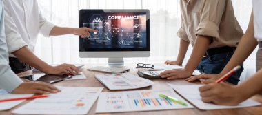 Kaliteli standartları karşılamak için çevrimiçi şirket işleri için uyum sistemi