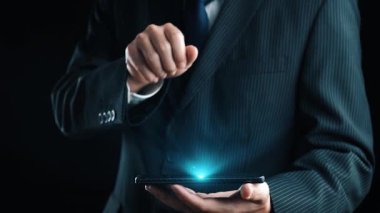 Yapay zeka sanal asistanı Chatbot ile yapay zeka konsepti ile insan etkileşimi, yapay zeka mühendisliği, LLM yapay zeka derin öğrenimi iş desteği için üretken yapay zeka kullanımı. Kullanıcı Kimliği