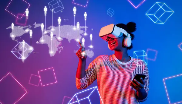 Neşeli bir kadın, fütüristik bir çevrede canlı bir dijital ağa bağlanarak, bir kulaklık ve akıllı telefon kullanarak sanal gerçeklik dünyasını keşfediyor. XDMCP