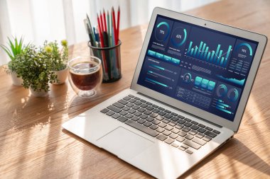 İş veri paneli, pazarlama stratejisi planlaması için iş zekası analizi sunar. Müşteri taleplerini analiz etmek ve iş dünyasının geleceğini önceden görmek için büyük veriler sunulur.