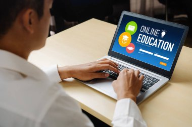 Öğrencilerin internet ağında çalışabilmeleri için mod yazılımlı e-öğrenme web sitesi