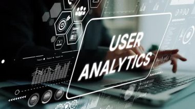 Kullanıcı Analitik Arayüzü, Profesyonel Ayarlardaki Etkileşimli Grafikler ve Veri Görselleştirmeleri ile Modern Laptop 'ta gösterilmiştir. Asemptotik akıllı veri analitiği.